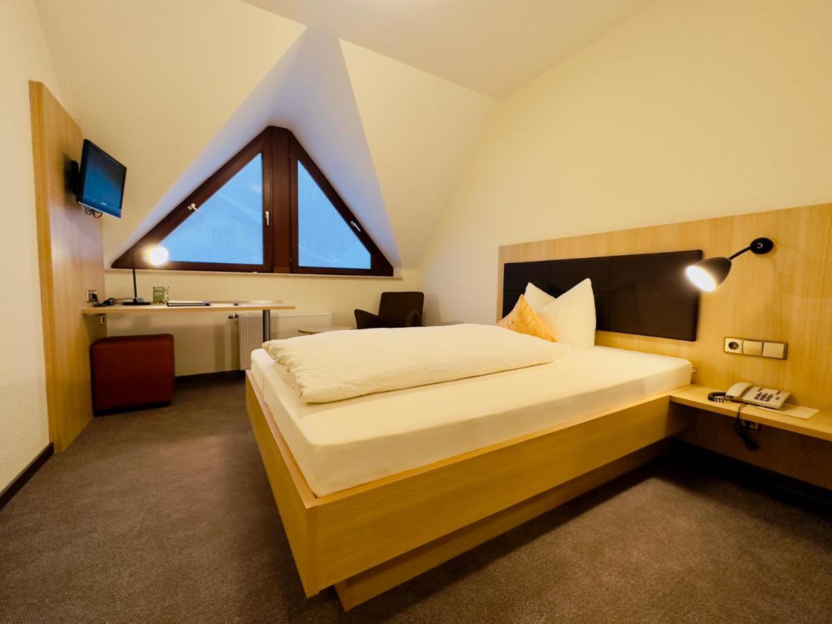 Hotel Zur Linde Lauf Экстерьер фото
