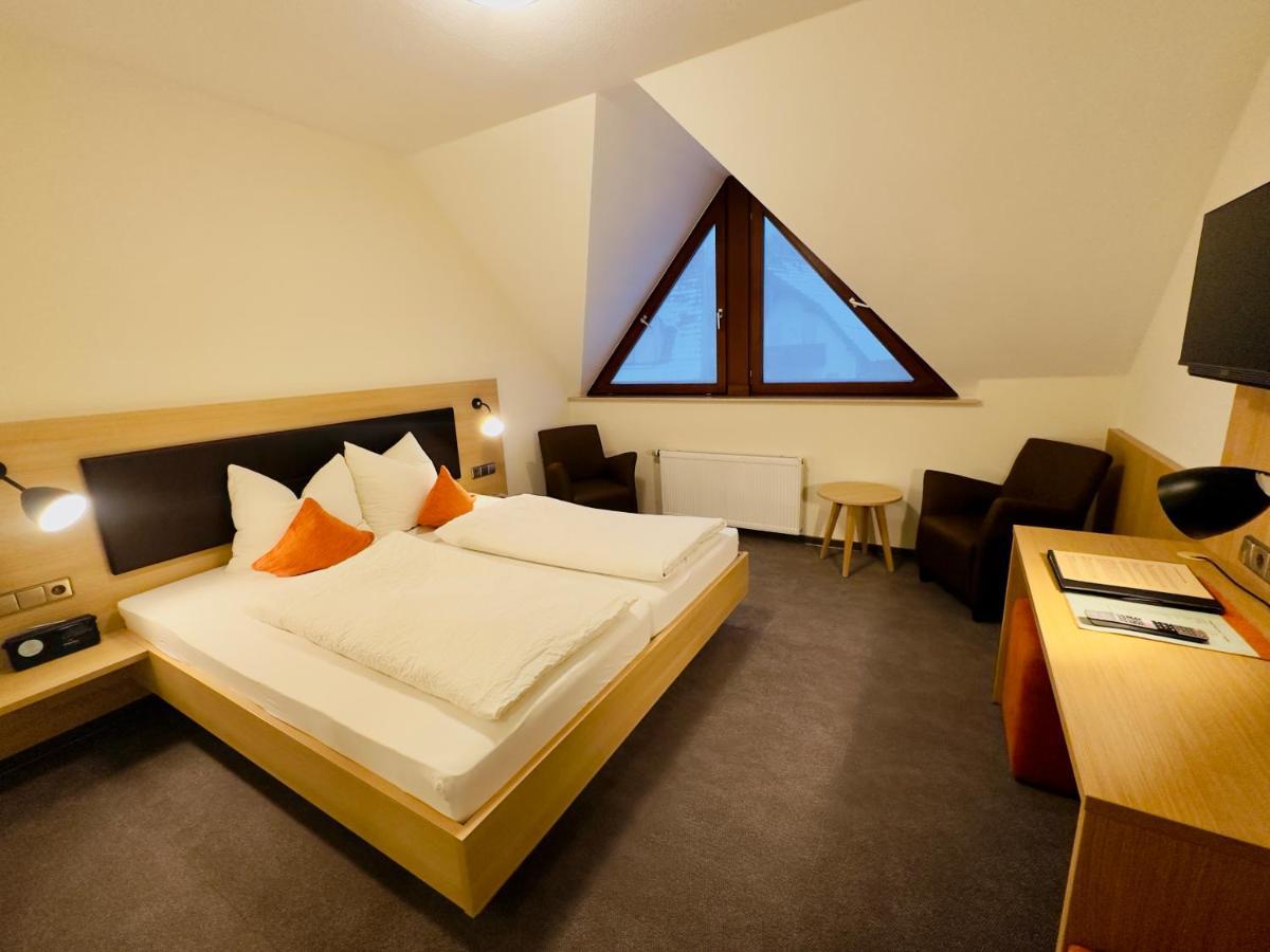 Hotel Zur Linde Lauf Экстерьер фото
