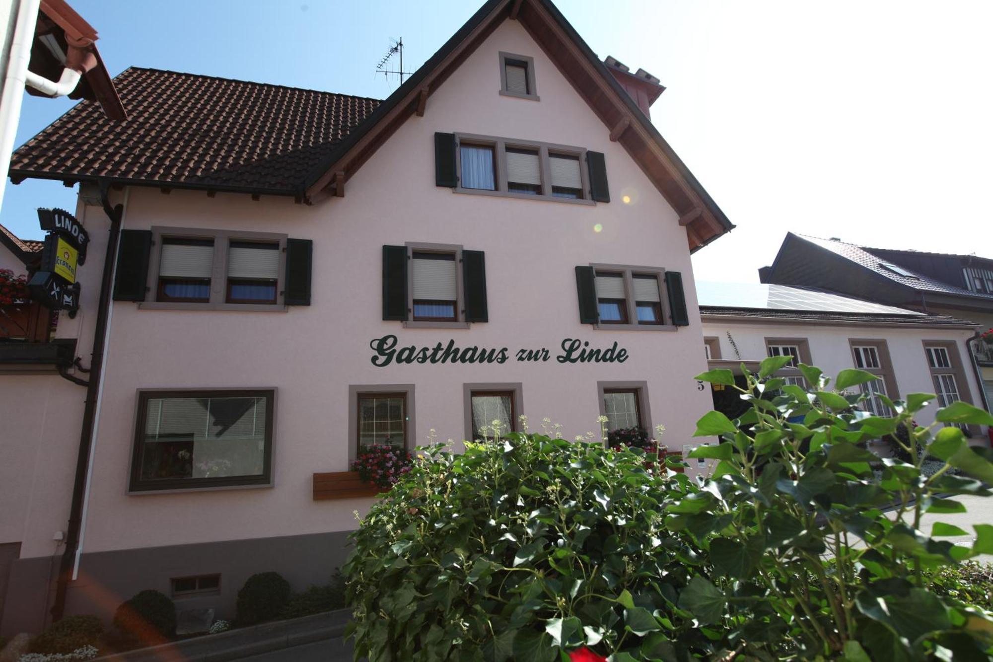 Hotel Zur Linde Lauf Экстерьер фото
