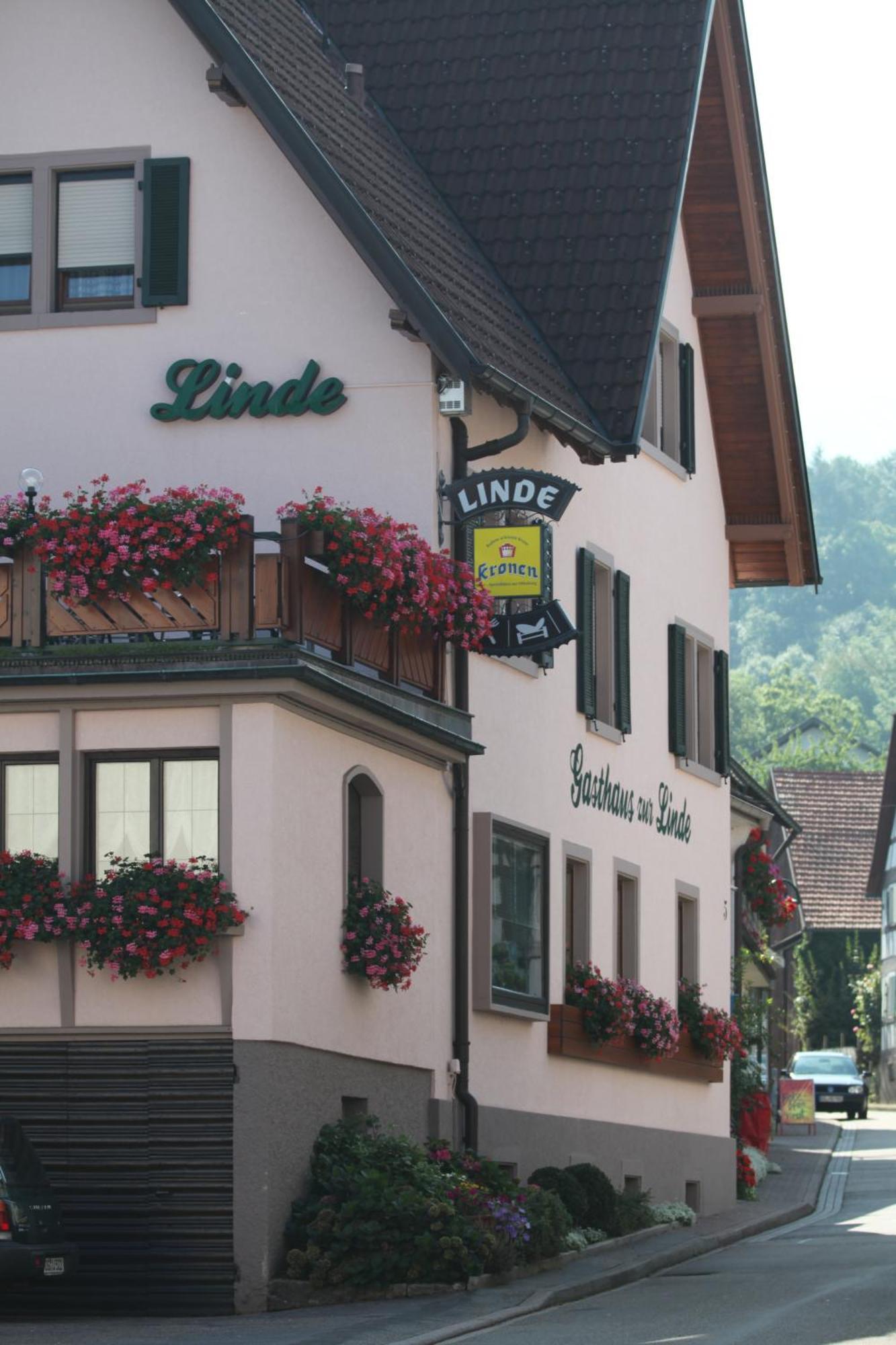 Hotel Zur Linde Lauf Экстерьер фото