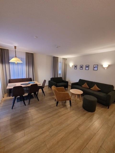 Hotel Zur Linde Lauf Экстерьер фото