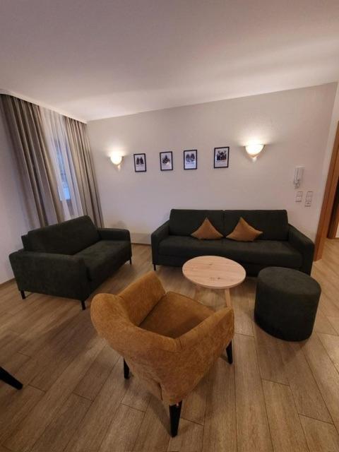 Hotel Zur Linde Lauf Экстерьер фото