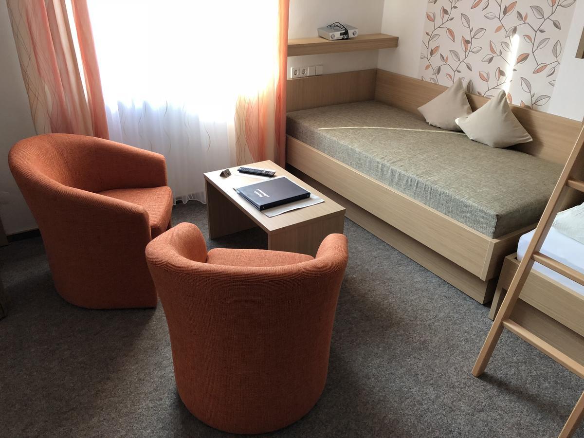 Hotel Zur Linde Lauf Экстерьер фото