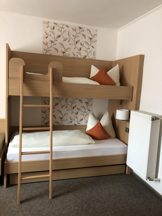 Hotel Zur Linde Lauf Экстерьер фото