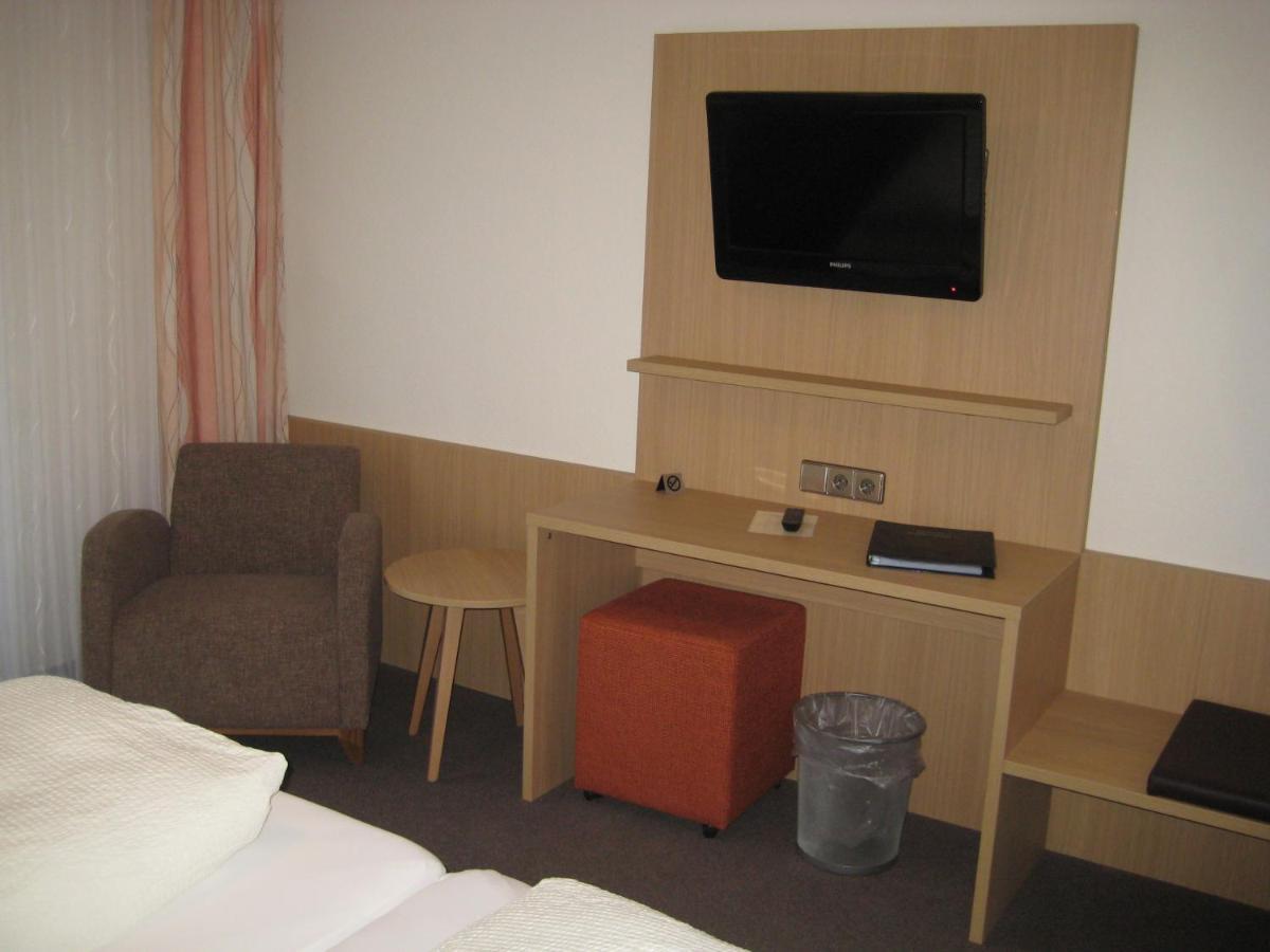 Hotel Zur Linde Lauf Экстерьер фото